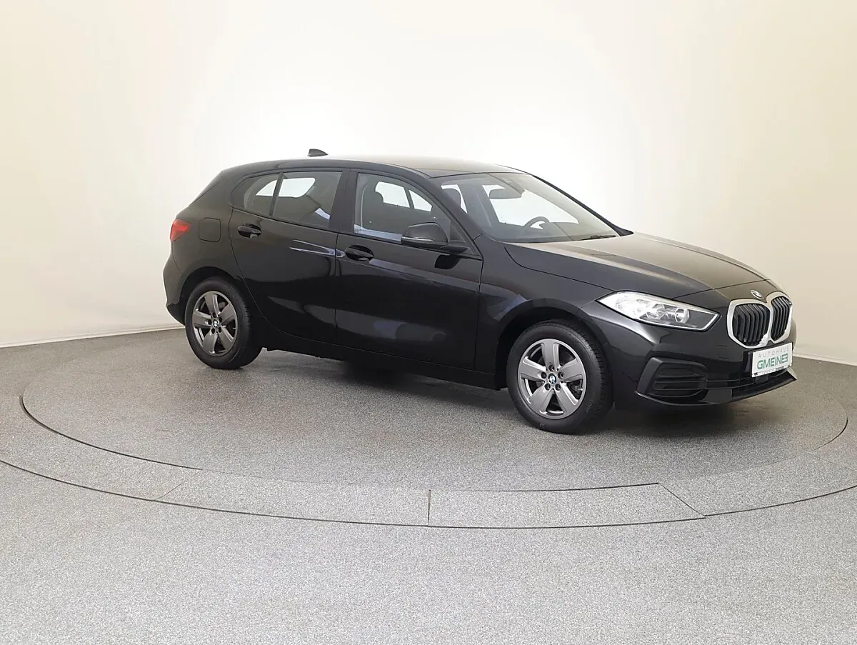 BMW 1 Series 2023 photo 3