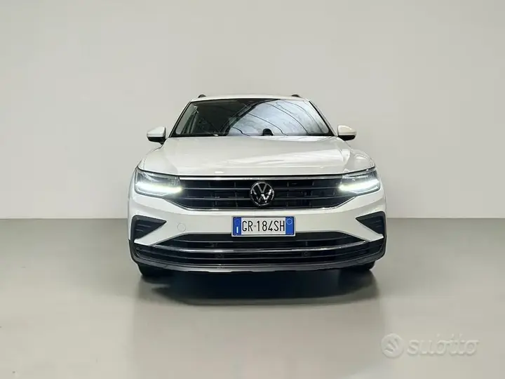 Volkswagen Tiguan 2023 photo 2