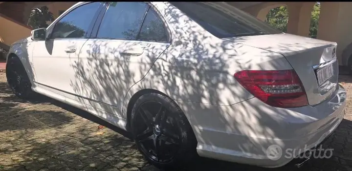 Mercedes-Benz C 2011 photo 2