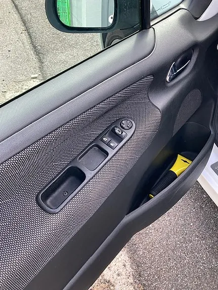 Peugeot 207 2006 photo 3