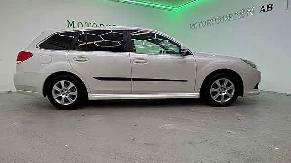 Subaru Legacy 2011 photo 5
