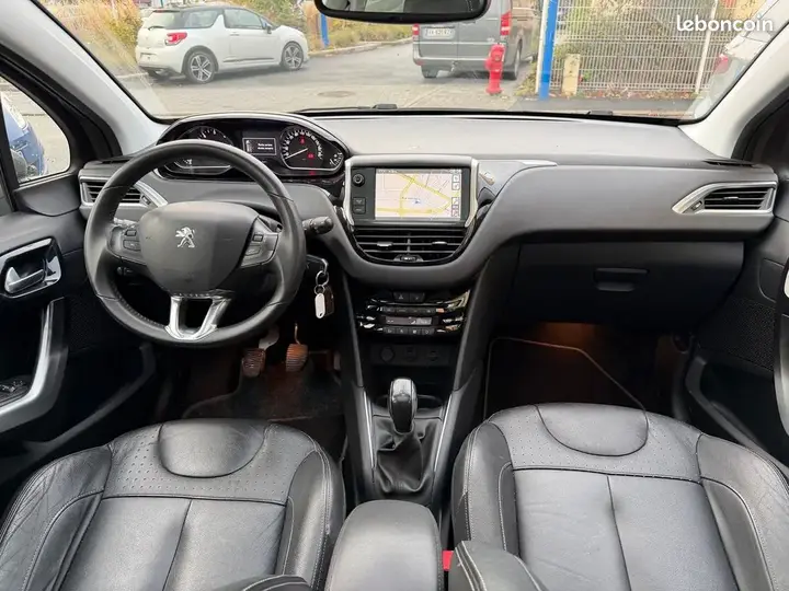 Peugeot 208 2012 photo 5