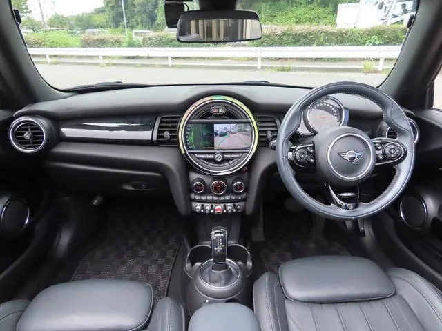 Mini Cooper S 2019 photo 3