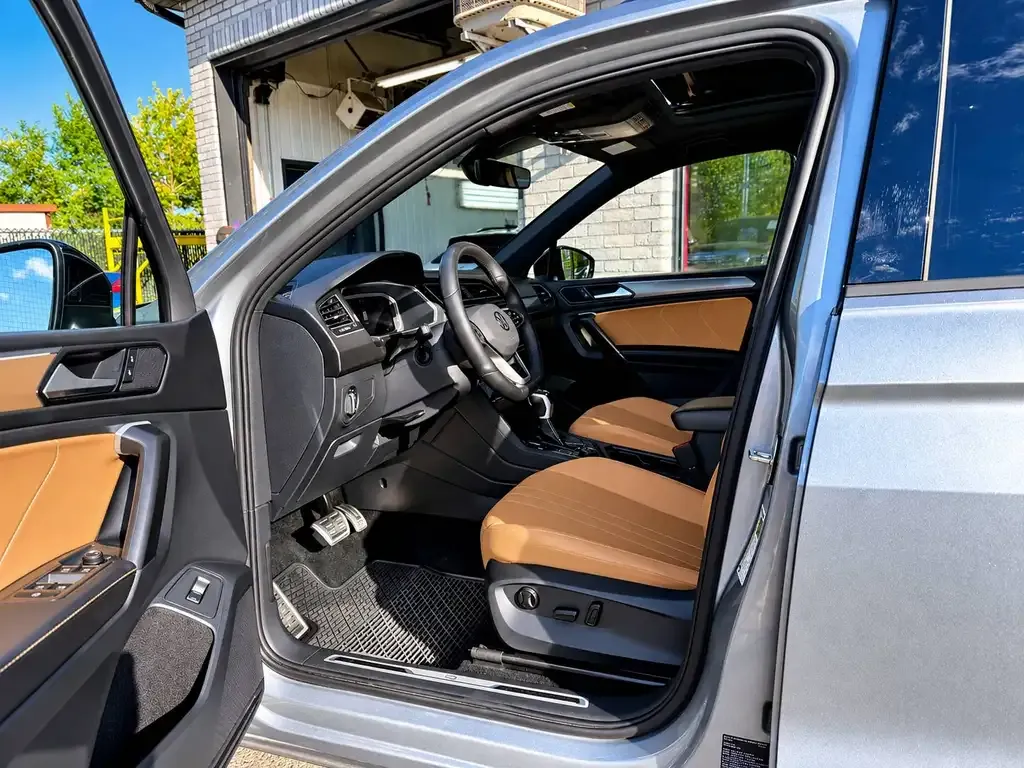 Volkswagen Tiguan 2024 photo 2