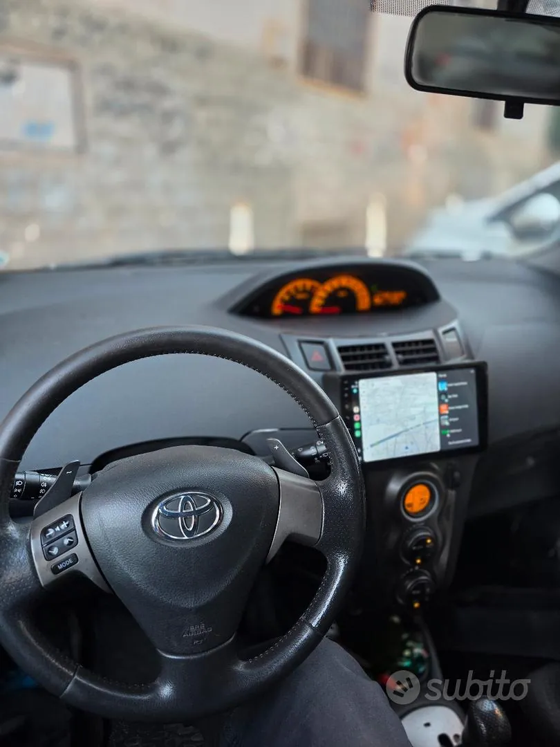 Toyota Yaris 2010 photo 4