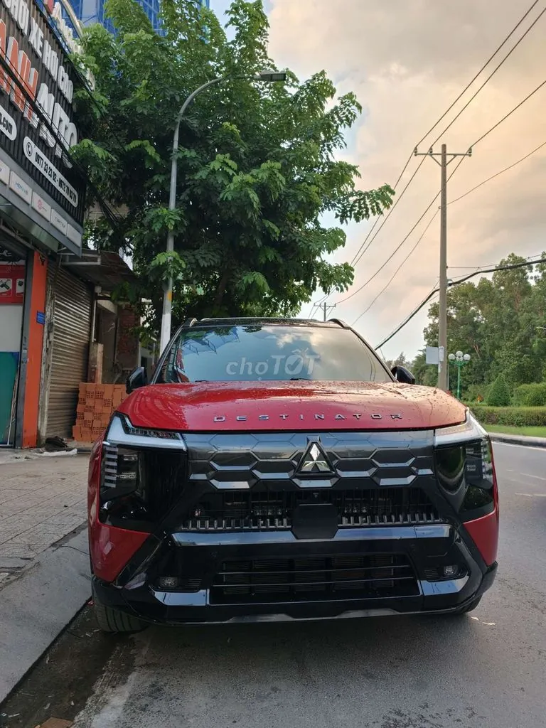 Mitsubishi Destinator