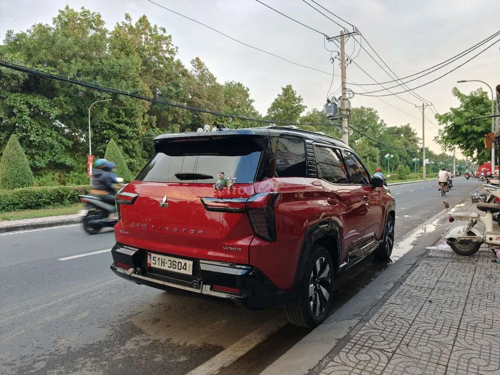Mitsubishi Destinator photo 2