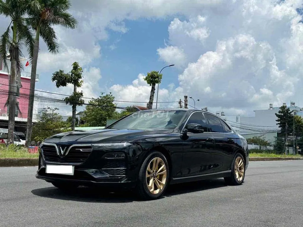 Vinfast Lux A2.0