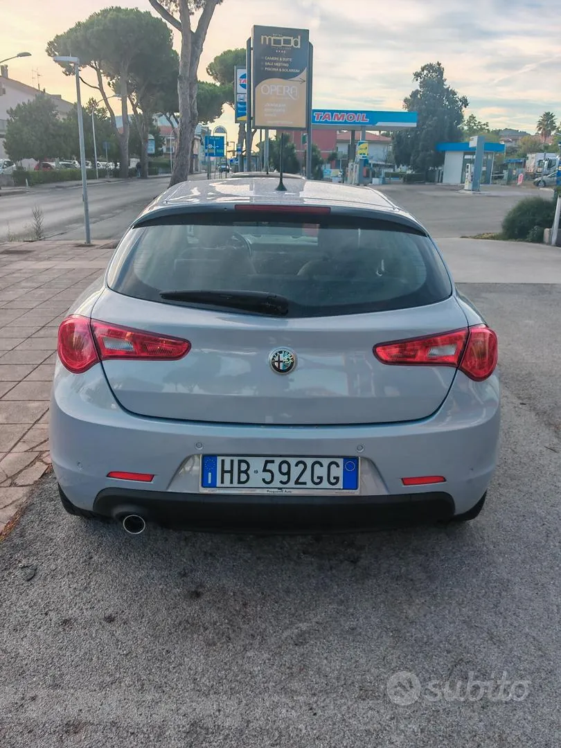 Alfa Romeo Giulietta 2013 photo 5