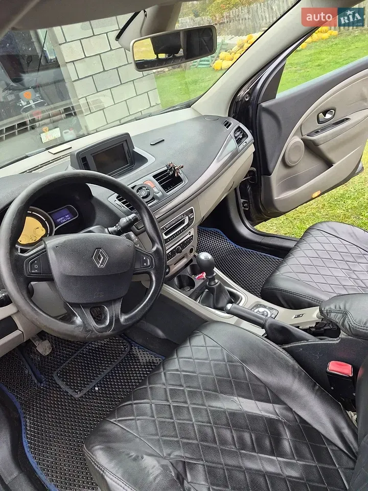 Renault Megane 2010 photo 2