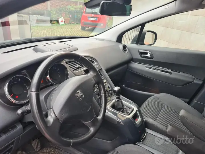 Peugeot 5008 2019 photo 3