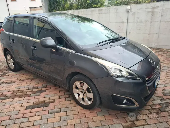 Peugeot 5008 2019 photo 4