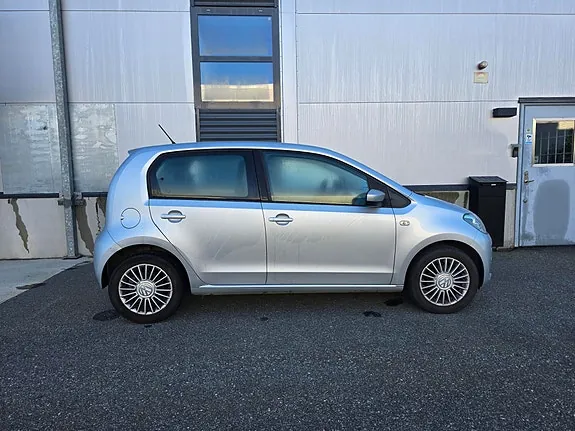 Volkswagen Up 2014 photo 2