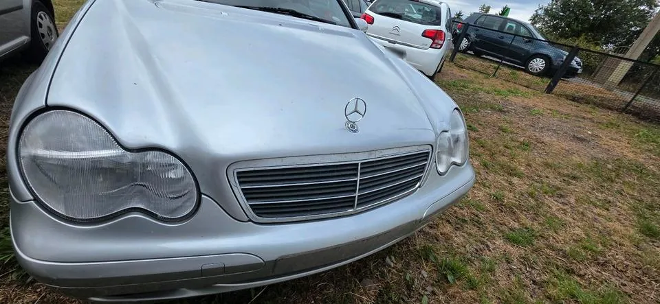 Mercedes-Benz C200