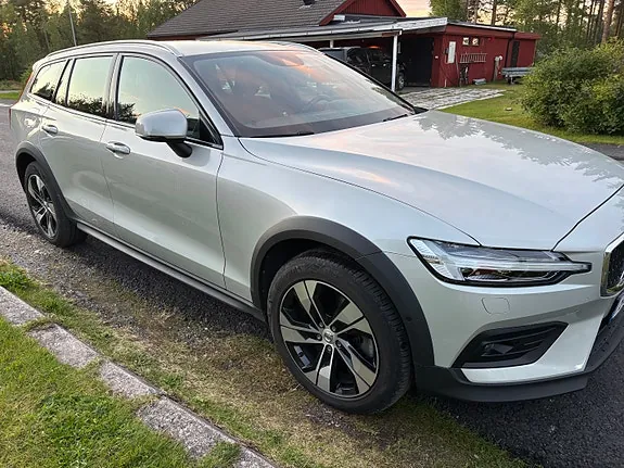 Volvo V60 Cross Country 2022 photo 5