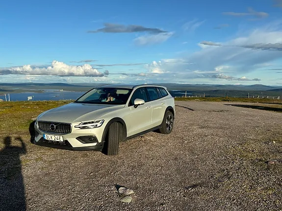 Volvo V60 Cross Country 2022 photo 4