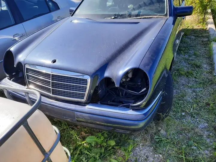 Mercedes-Benz E-Class 1997 photo 2