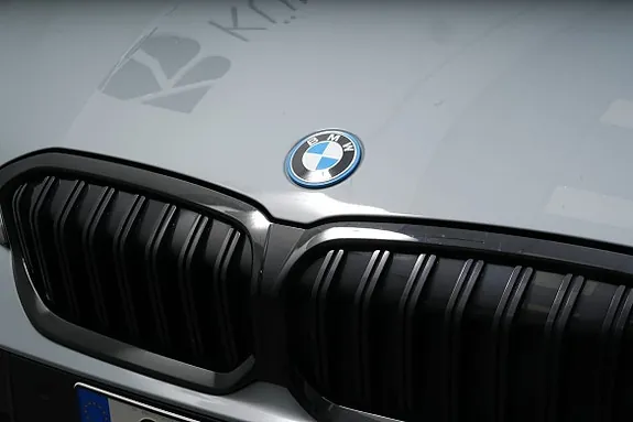 BMW 330E 2024 photo 4