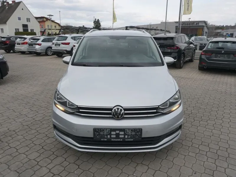 Volkswagen Touran 2022 photo 2