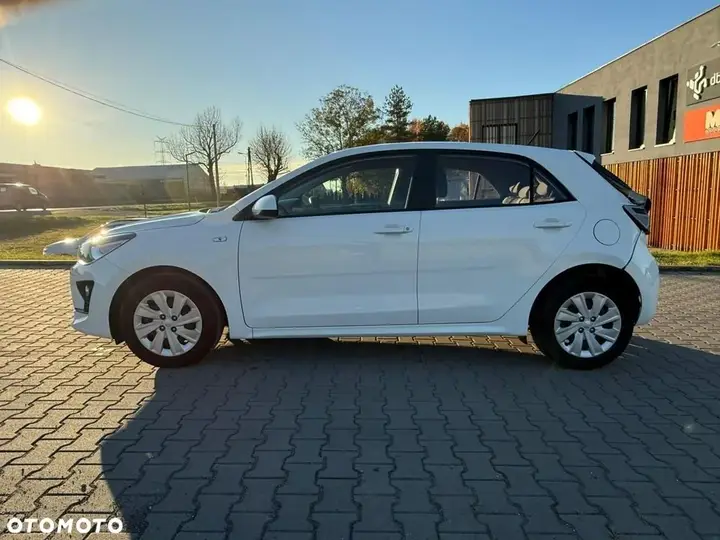 Kia Rio 2023 photo 2
