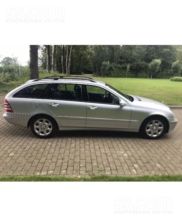 Mercedes-Benz C220 2006 photo 2