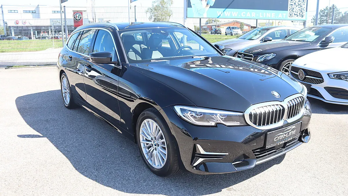 BMW 3 Series 2022 photo 3