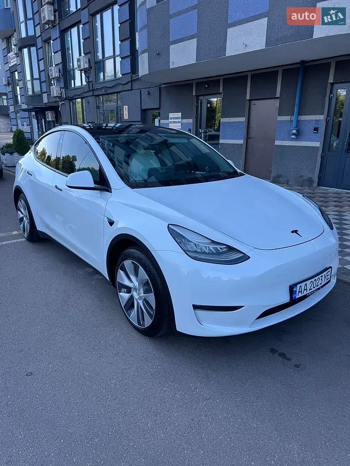 Tesla Model Y 2023 photo 3