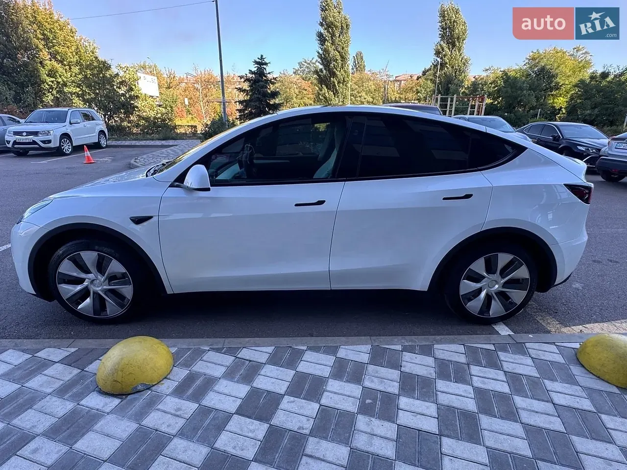 Tesla Model Y 2023 photo 5
