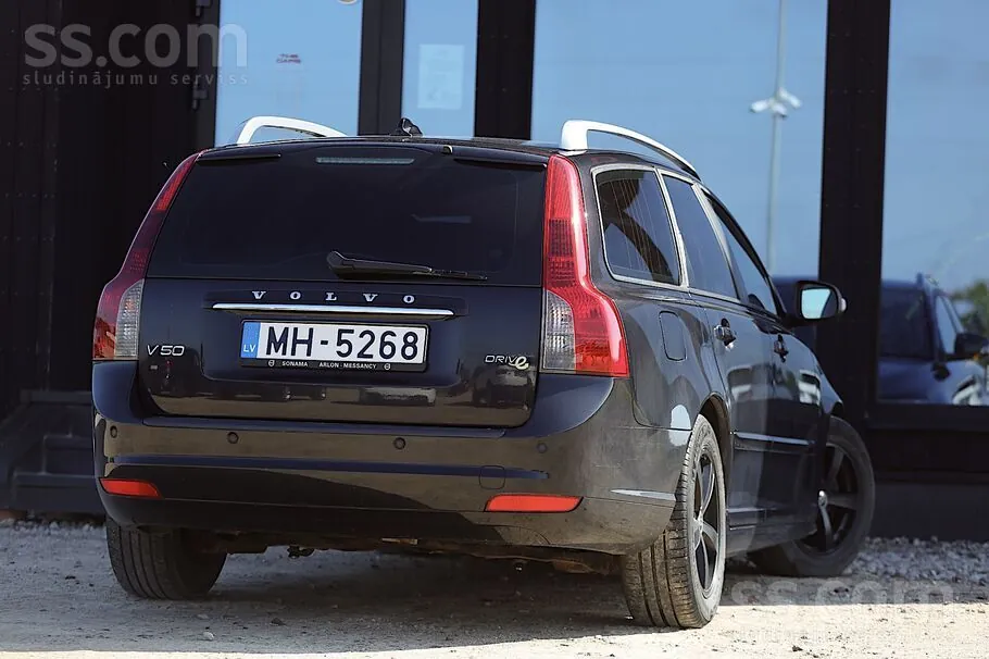 Volvo V50 2012 photo 3