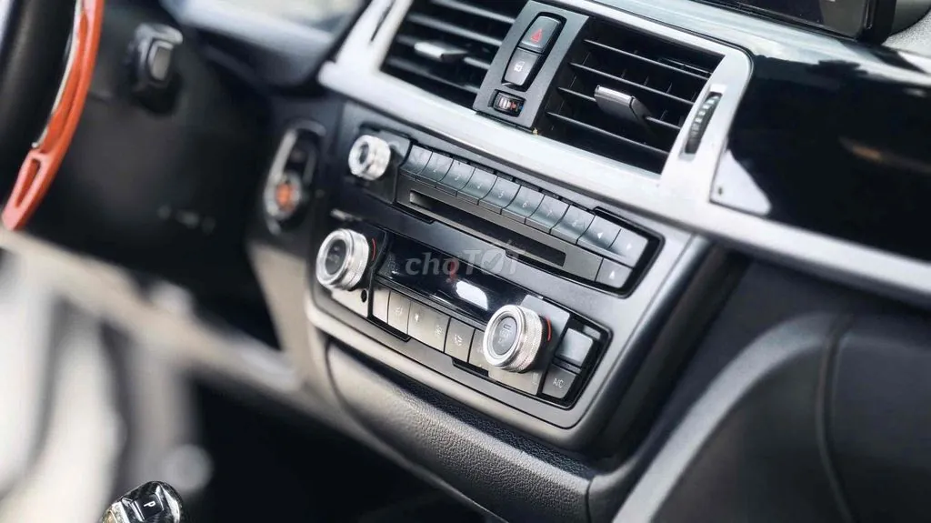 BMW 320I 2014 photo 4