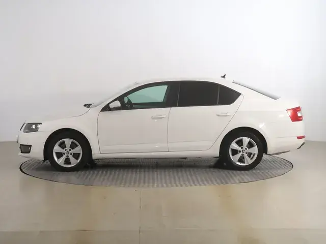 Skoda Octavia 2014 photo 2