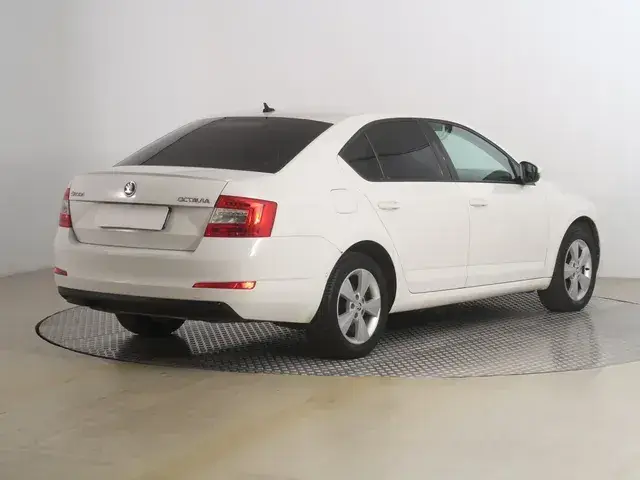 Skoda Octavia 2014 photo 4