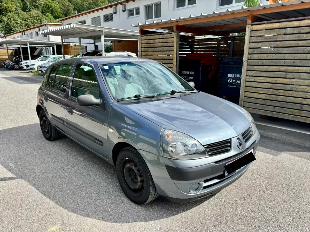 Renault Clio 2006 photo 3