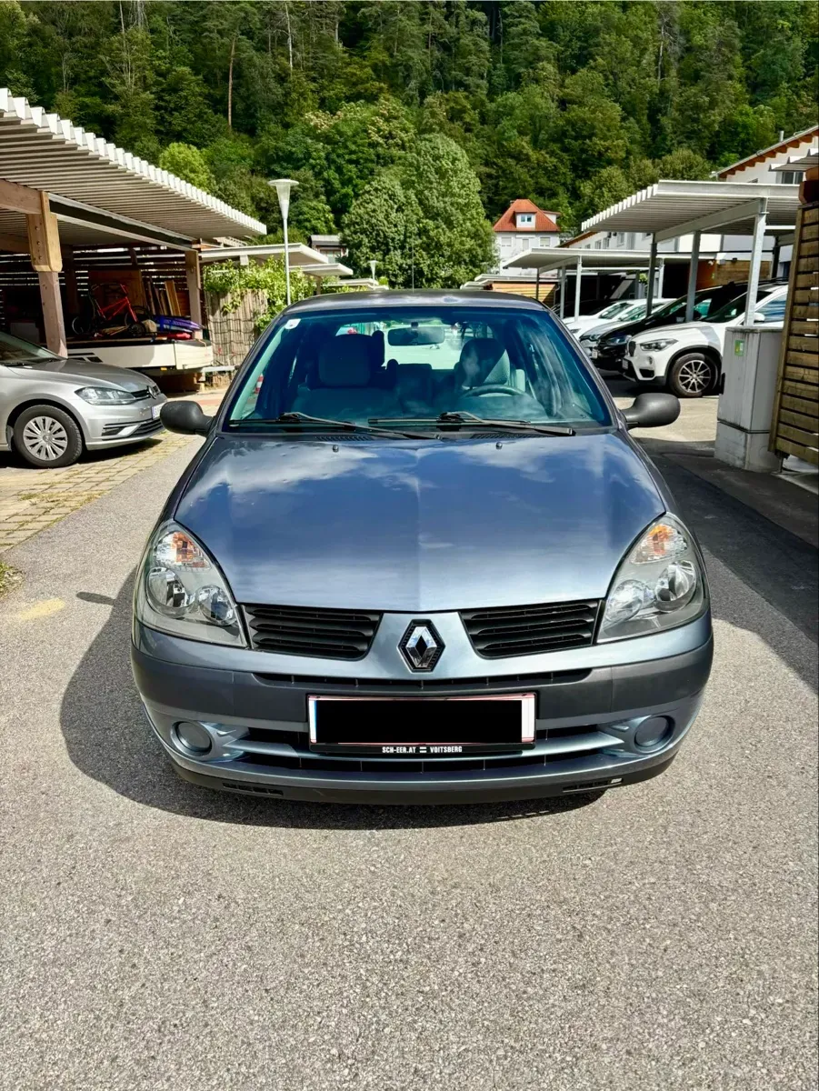 Renault Clio 2006 photo 2