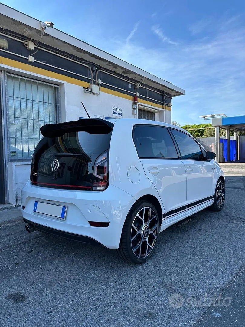 Volkswagen Up 2022 photo 3