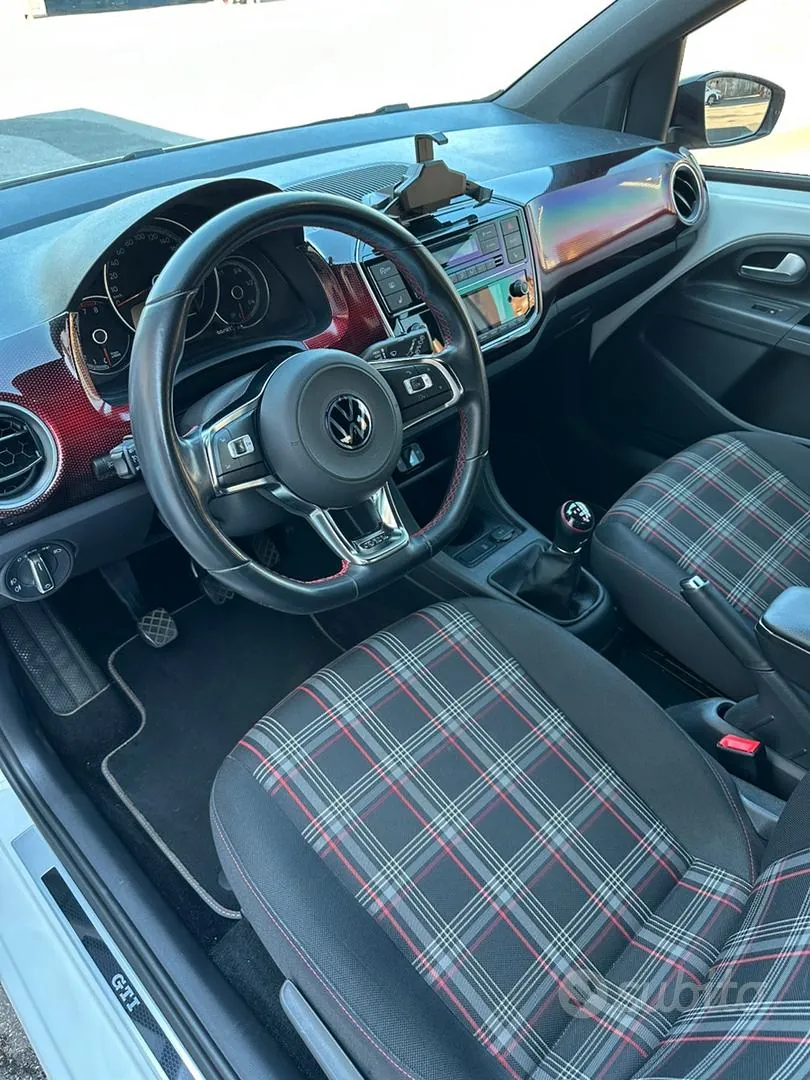 Volkswagen Up 2022 photo 5