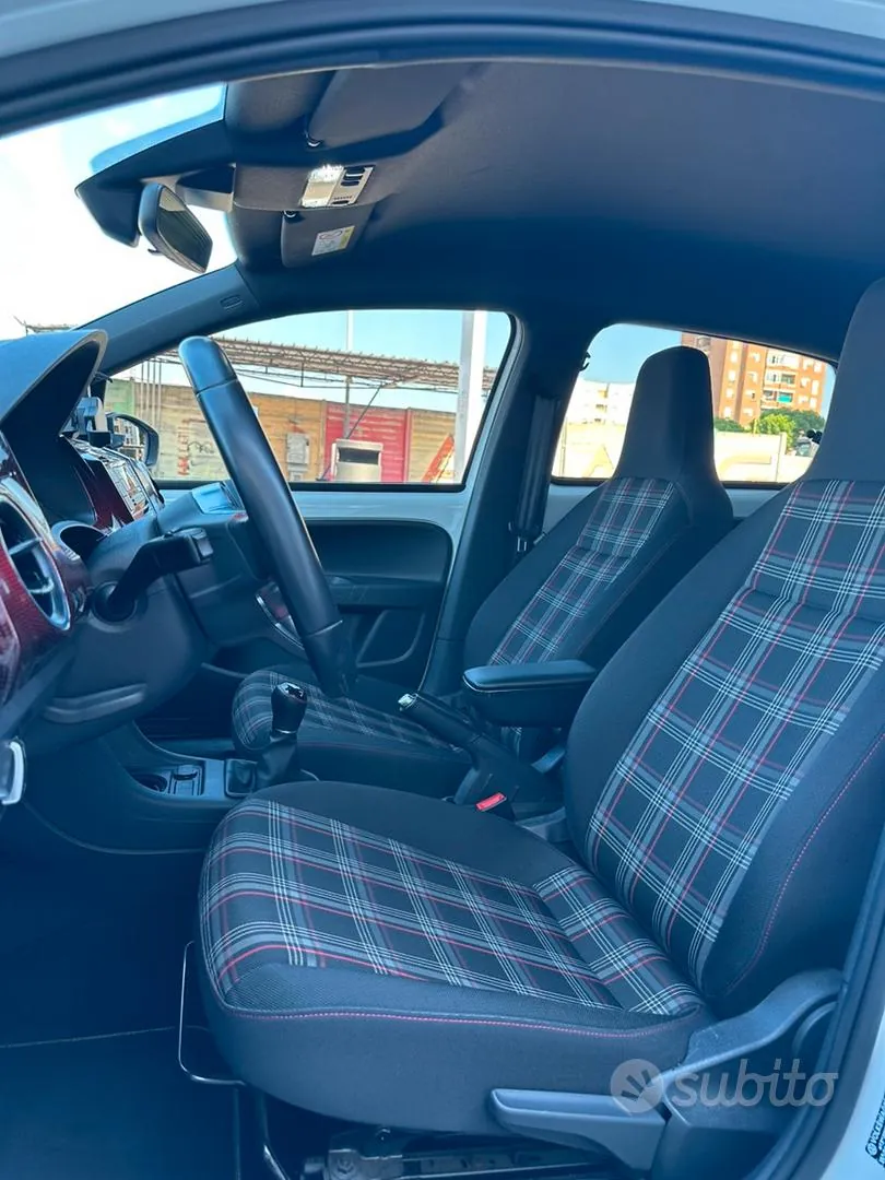 Volkswagen Up 2022 photo 4