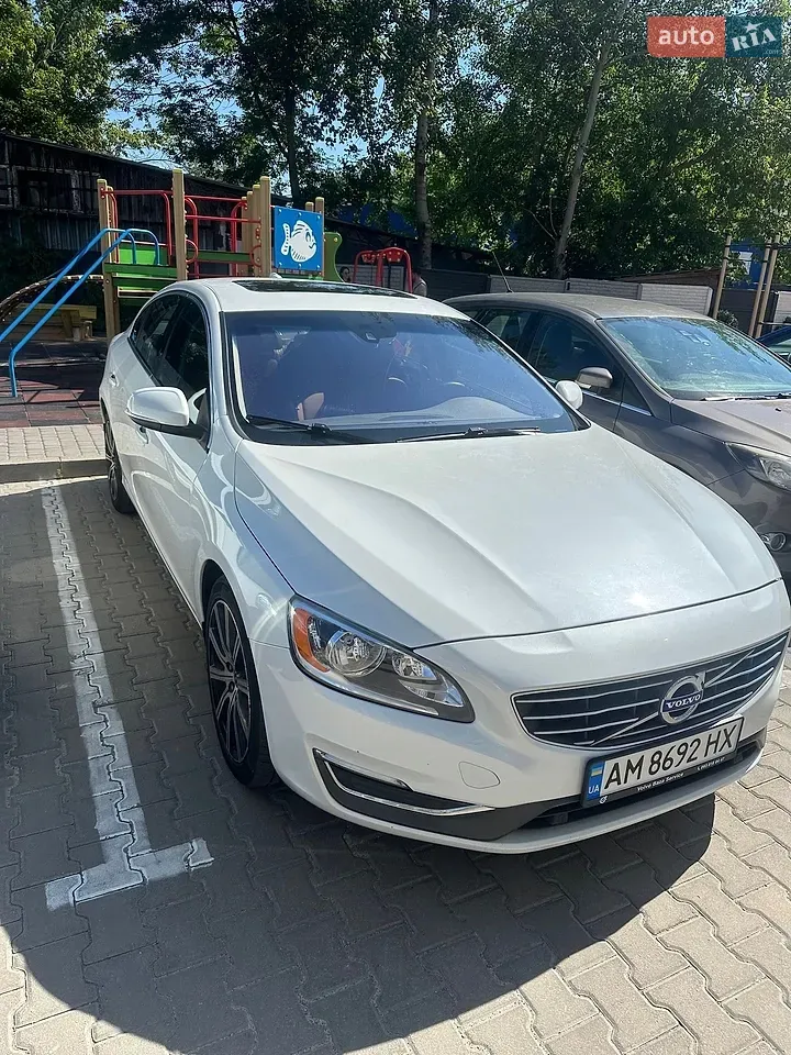 Volvo S60 2017 photo 2
