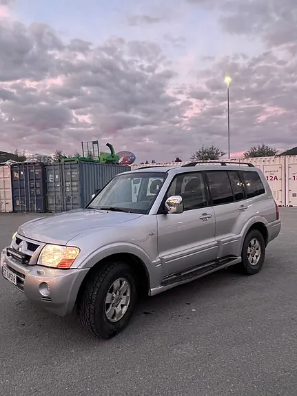 Mitsubishi Pajero 2004 photo 4