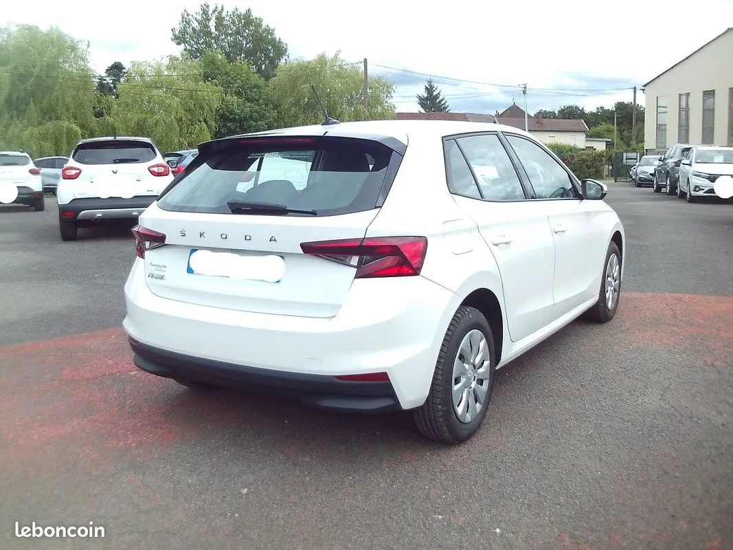 Skoda Fabia 2022 photo 3