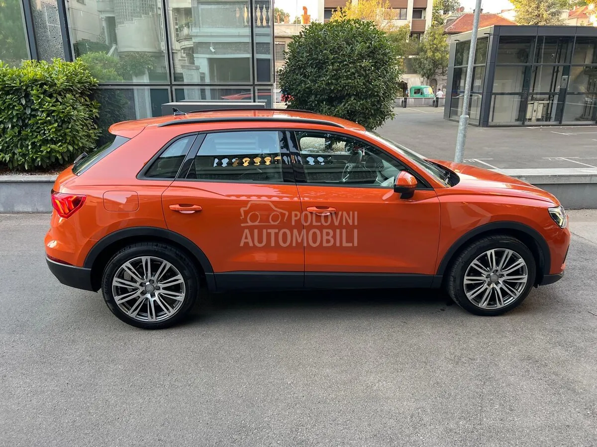 Audi Q3 2019 photo 2