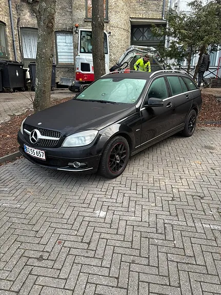 Mercedes-Benz C200