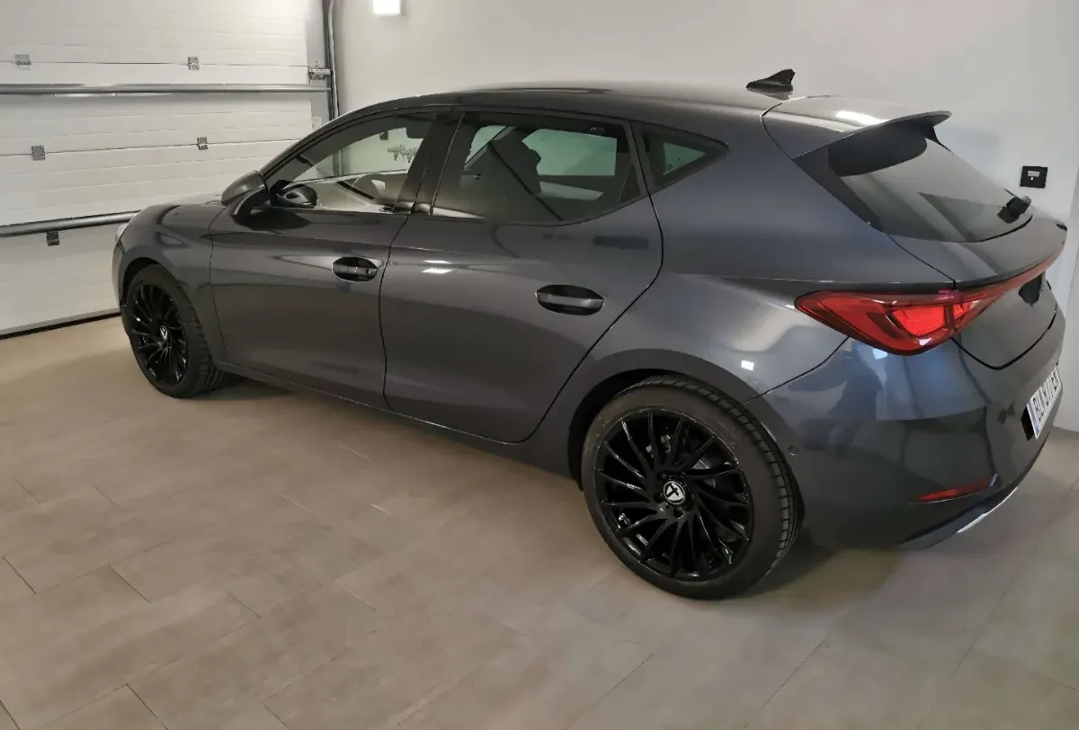Seat Leon 2020 photo 2