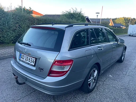 Mercedes-Benz C200 2010 photo 4
