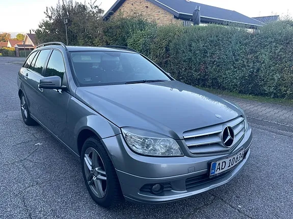 Mercedes-Benz C200 2010 photo 3