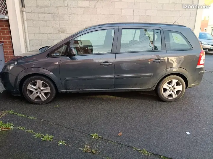 Opel Zafira 2013 photo 3