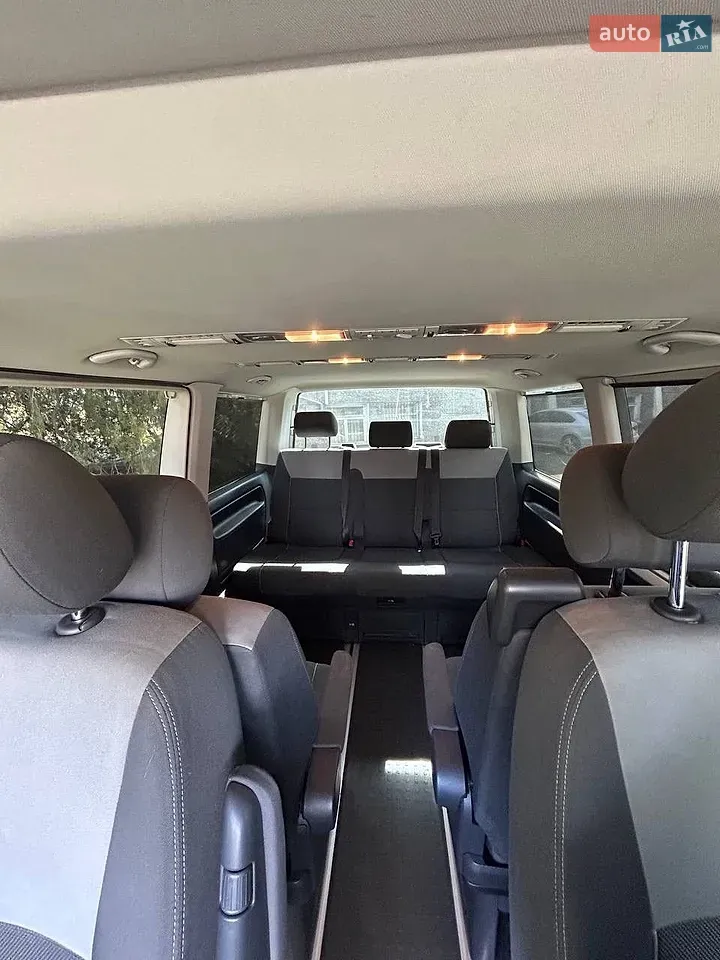 Volkswagen Multivan 2012 photo 5