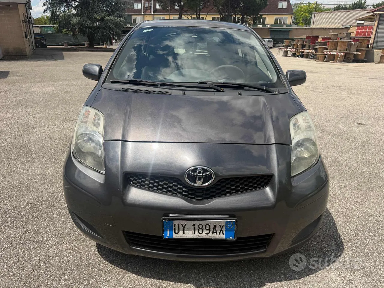 Toyota Yaris 2009 photo 2