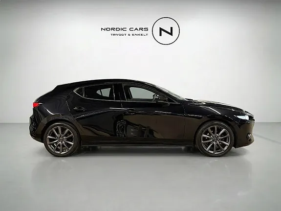 Mazda 3 2019 photo 2