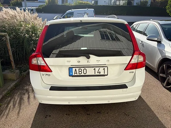 Volvo V70 2010 photo 5